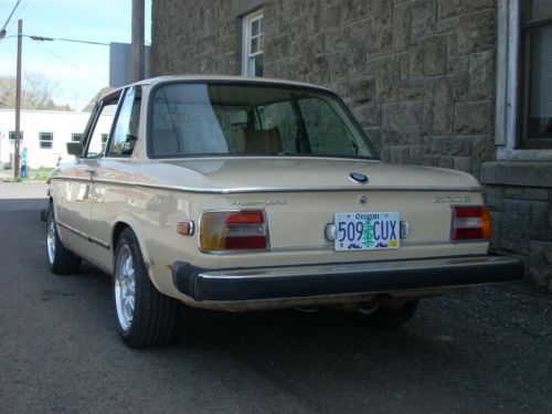 1975 bmw 2002 base coupe 2-door 2.0l