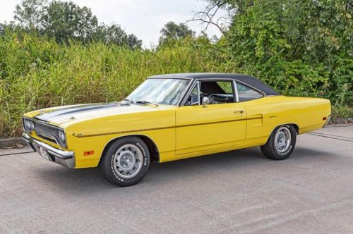 1970 road runner, v code, 440 6 pack, 4 speed, correct lemon twist, solid car!