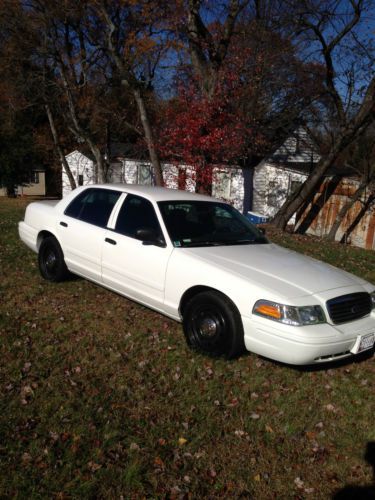 2010 ford crown victoria lx sedan 4-door 4.6l