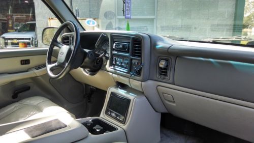 2002 Chevrolet Suburban 1500 LT Sport Utility 4-Door 5.3L, US $7,900.00, image 5