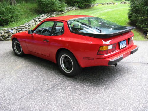 1984 porsche 944 base coupe 2-door 2.5l