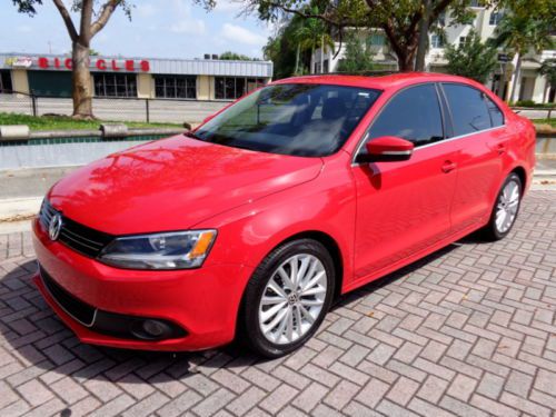 Florida tiptronic winter &amp; sport pkg navigation 14k miles clean car clean carfax