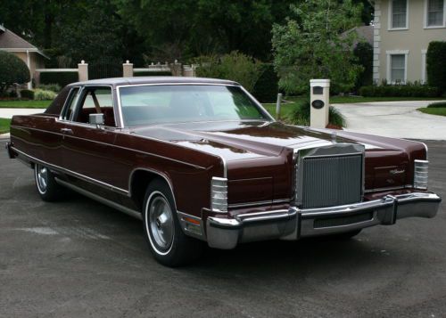 One owner low mile survivor  1977 lincoln town coupe -  31k orig mi