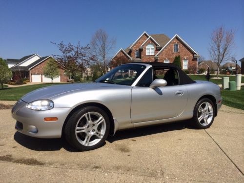 2004 mazda miata 5 speed low miles 37,500 garage kept