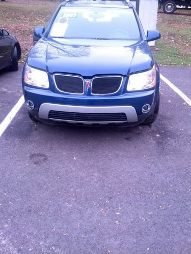 Small suv. dark blue. body and interior in excellent condition