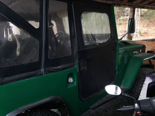 1972 fj40 toyota landcrusier, green  6cyl , 3 speed ,restrored