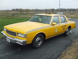 1987 chevy caprice new york city taxi cab replica