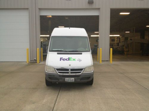 2005 dodge sprinter 2500 base standard cargo van 3-door 2.7l