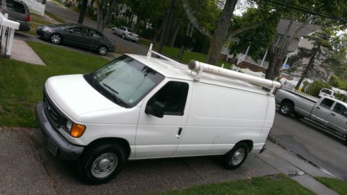 2005 ford e-150 base standard cargo van 2-door 4.6l