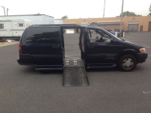 Van  wheelchair handicap chevrolet venture lx 2001 side entry  power ramp