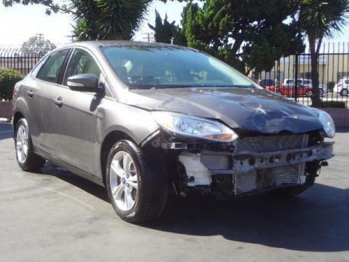 2013 ford focus se damaged nonrepairable runs! economical! export welcome! l@@k!