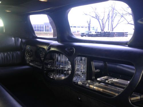 1997 Lincoln Town Car Executive Limousine 4-Door 4.6L, image 3