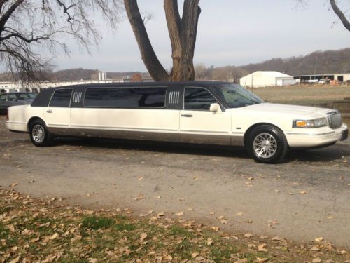 1997 Lincoln Town Car Executive Limousine 4-Door 4.6L, image 4