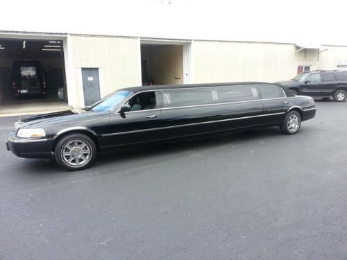 Super nice limousine with super low miles 30,3xx cloth top, chrome wheels