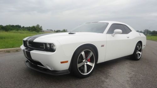 2013 dodge challenger srt8 392 w/nav and roof. low miles and garage kept