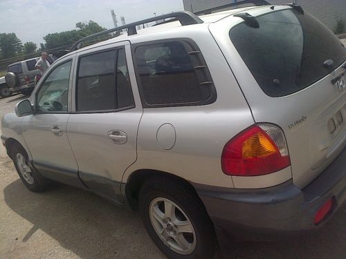 Clean   hyhundai  santa  fe  grey