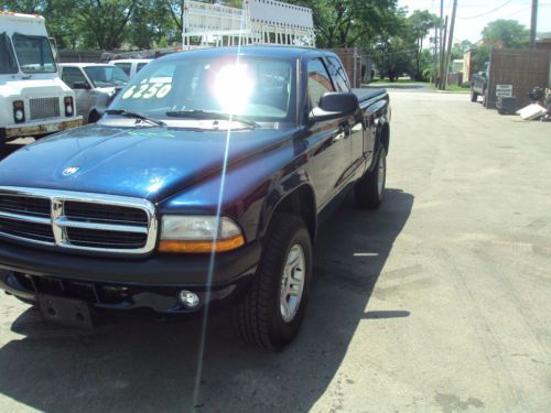 2004 dodge dakota sport plus extended cab pickup 2-door 4.7l