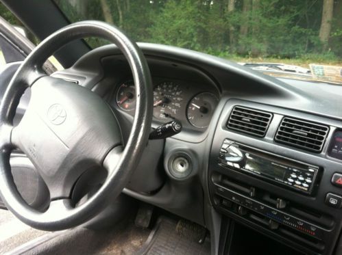1997 Toyota Corolla DX Sedan 4-Door 1.8L, image 3