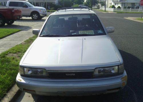 1988 toyota camry le wagon - car runs very good - awesome historic vehicle