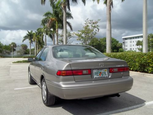 98 Camary Perfect Condition New Tires Cassette and C D Looks and Runs Like New, image 2