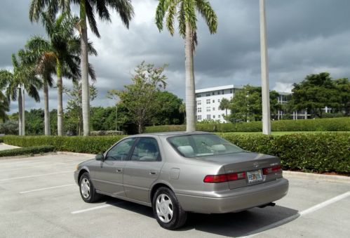 98 Camary Perfect Condition New Tires Cassette and C D Looks and Runs Like New, image 3