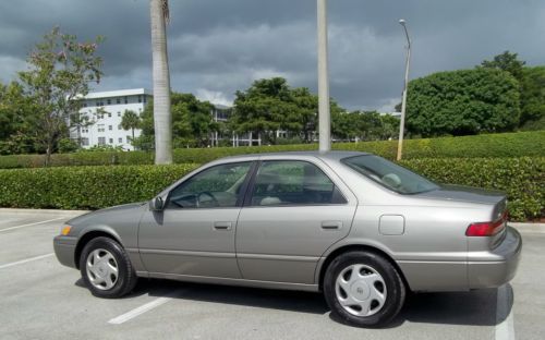 98 Camary Perfect Condition New Tires Cassette and C D Looks and Runs Like New, image 4