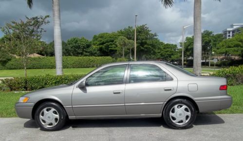 98 Camary Perfect Condition New Tires Cassette and C D Looks and Runs Like New, image 12
