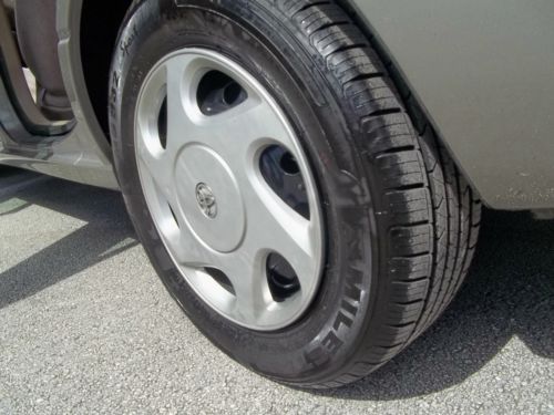 98 Camary Perfect Condition New Tires Cassette and C D Looks and Runs Like New, image 22