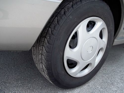 98 Camary Perfect Condition New Tires Cassette and C D Looks and Runs Like New, image 24