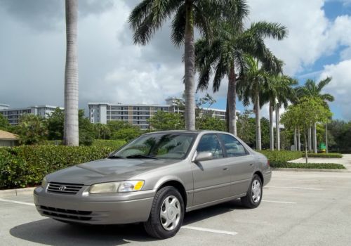 98 Camary Perfect Condition New Tires Cassette and C D Looks and Runs Like New, image 33