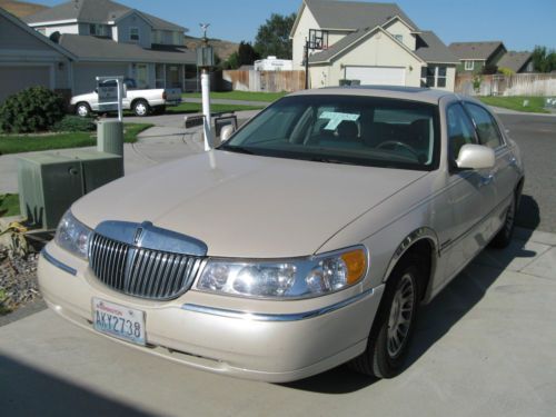 1999 lincoln town car cartier sedan 4-door 4.6l v-8, leather, new tires, 58,000+
