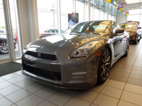 2015 nissan gt-r premium