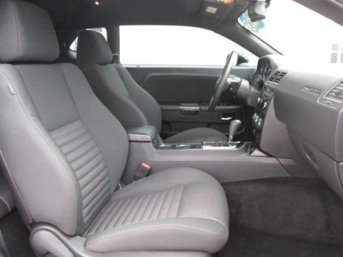 2012 dodge challenger sxt
