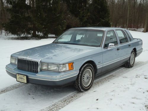 1992 lincoln town car signature series edition sedan 4-door 4.6l