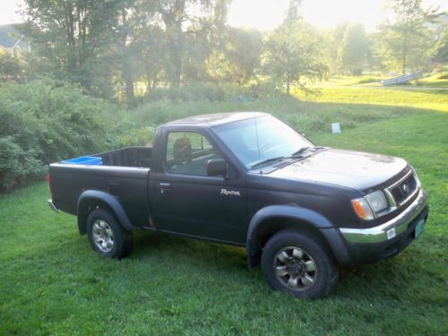 1998 nissan xe short bed 4wd frontier light pick up.