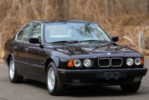 Low mileage, really nice 1995 bmw 525i: a classic!