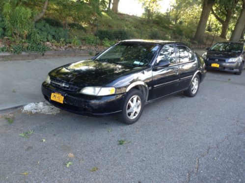 Nissan Altima 4 cylinder 1999 great for gas, image 7