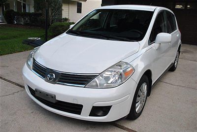 2007 nissan versa 4 door hatchback excellent condition