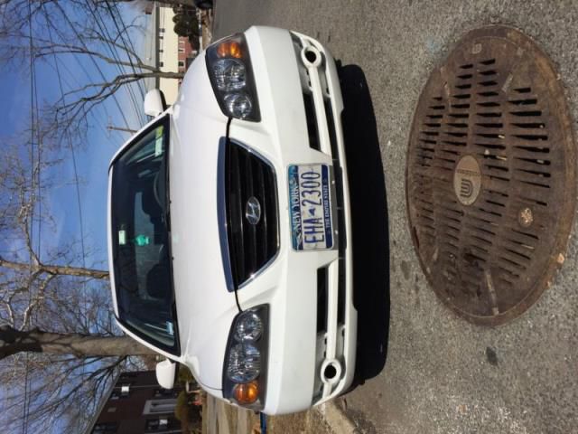 Hyundai elantra gls sedan 4-door