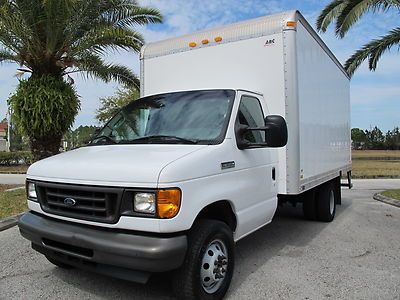 06 box truck 6.0l diesel duel wheel only 45,00 miles e-350 sd runs great no rust