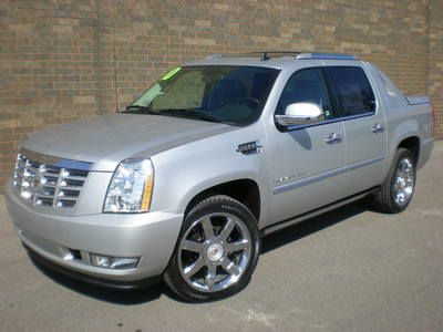 All wheel drive navigation sunroof backup camera 22 inch chromes bose 23k miles