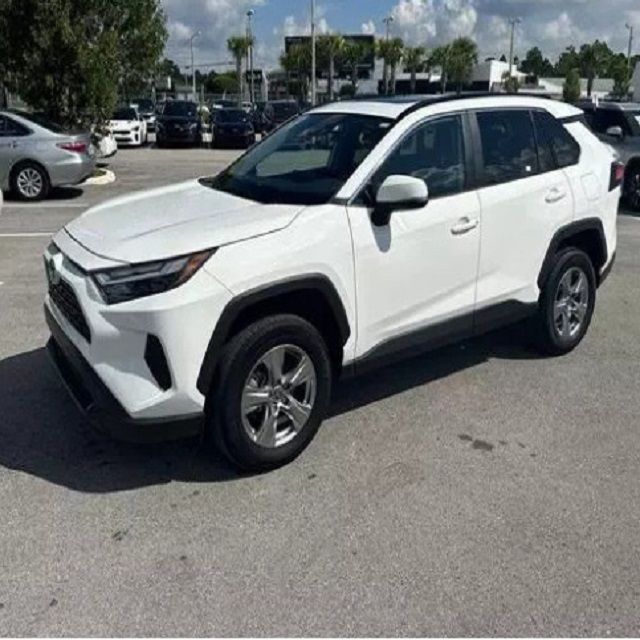 Toyota rav4 2022 xle full options