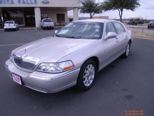 2011 lincoln town car signature limited cpo