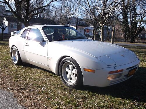 1986 porsche 944 turbo - white