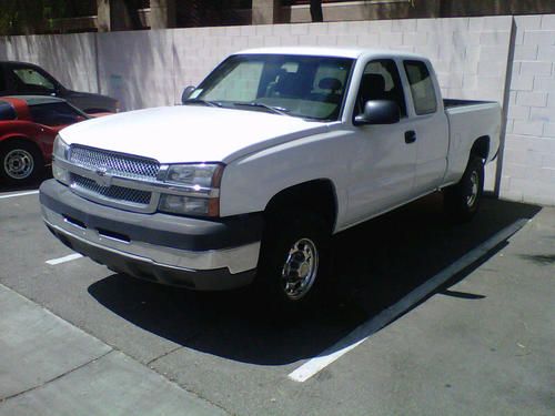 2005 chevrolet silverado k2500hd series ex cab short bed box, under 30k miles