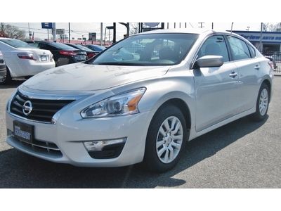 Silver 1 one owner keyless start ipod usb low miles finance wheels automatic