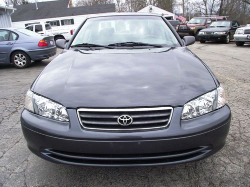 2001 toyota camry le ,4cyl,runs well,serviced,clean,no reserve
