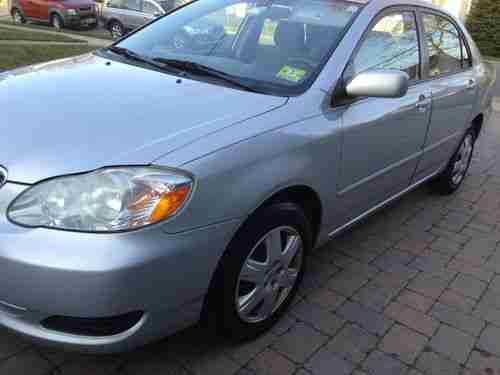 2006 Toyota Corolla LE Sedan 4-Door 1.8L, image 2