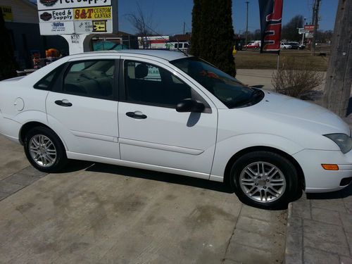 2005 ford focus zx4 sedan 4-door 2.0l