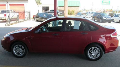 2010 ford focus se 23k miles great buy manual great gas saver